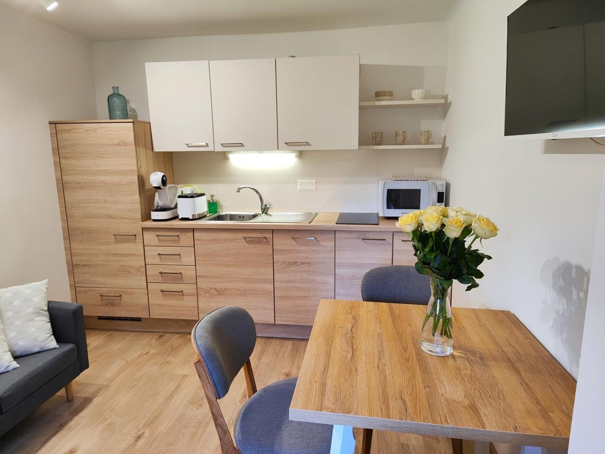 Sweet Stay Roznik Apartment Любляна Экстерьер фото