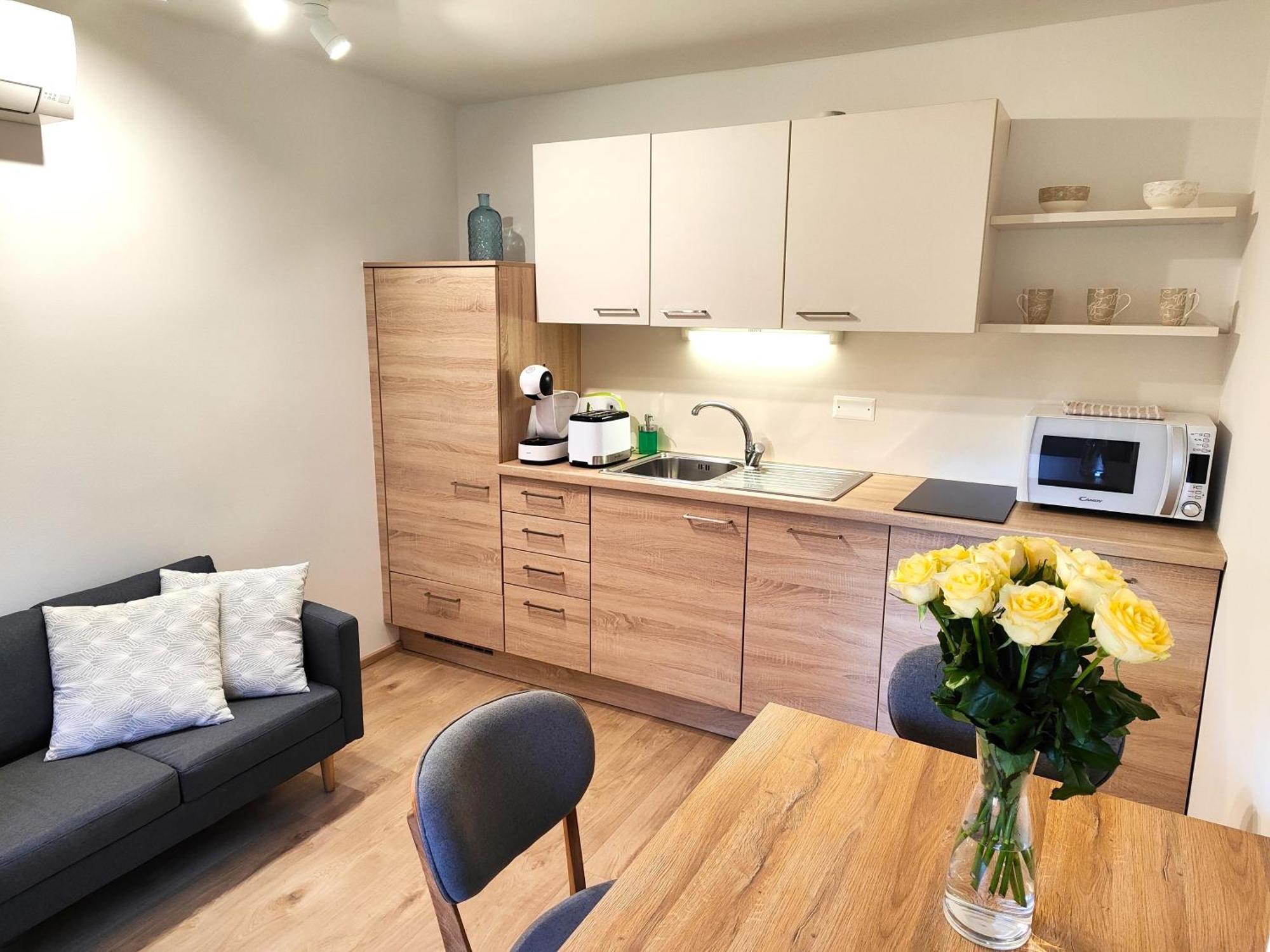 Sweet Stay Roznik Apartment Любляна Экстерьер фото