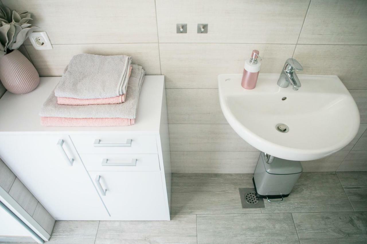 Sweet Stay Roznik Apartment Любляна Экстерьер фото